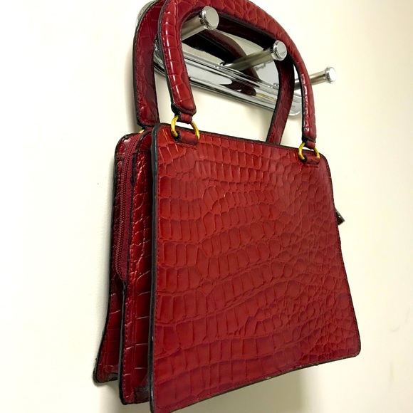 Gorgeous Brilliant Red Snake Skin Bag! - Picture 3 of 10